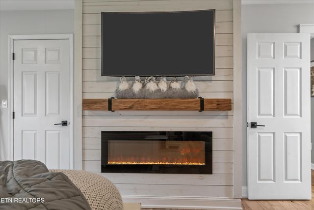 2940 Beecarter Rd, Dandridge, TN 37725