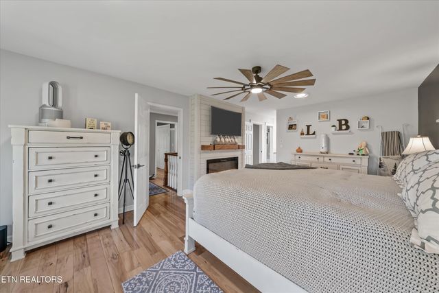 2940 Beecarter Rd, Dandridge, TN 37725