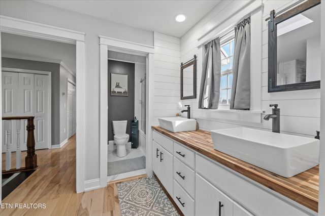 2940 Beecarter Rd, Dandridge, TN 37725