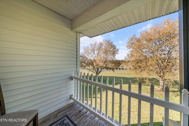 2940 Beecarter Rd, Dandridge, TN 37725