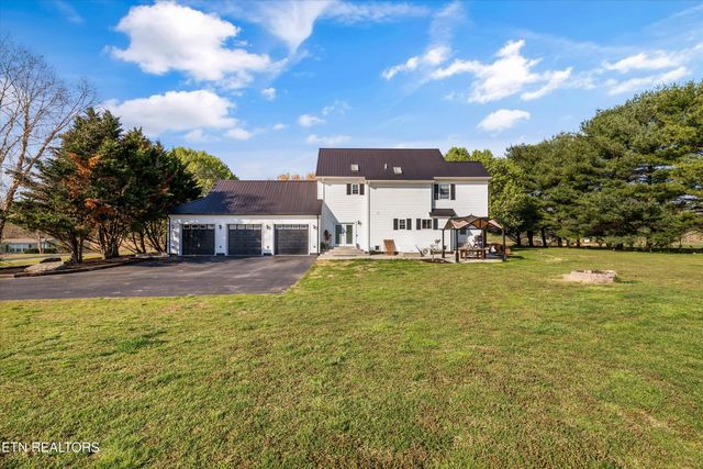 2940 Beecarter Rd, Dandridge, TN 37725