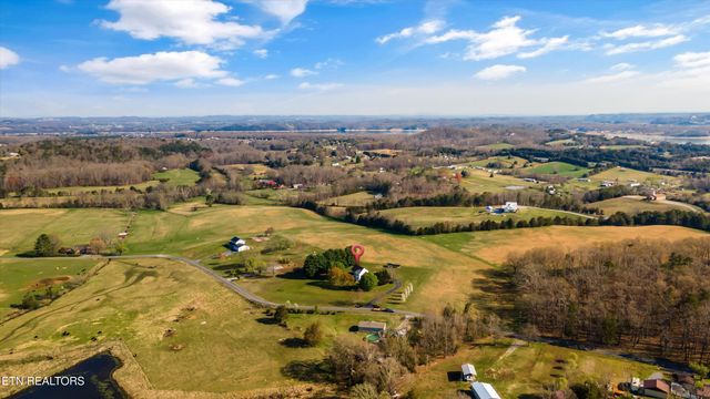 2940 Beecarter Rd, Dandridge, TN 37725