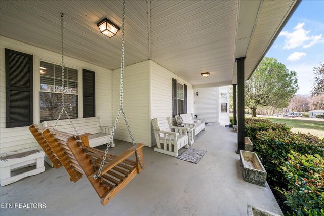 2940 Beecarter Rd, Dandridge, TN 37725