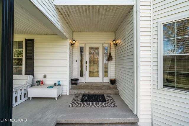 2940 Beecarter Rd, Dandridge, TN 37725