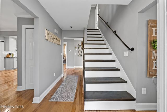 2940 Beecarter Rd, Dandridge, TN 37725