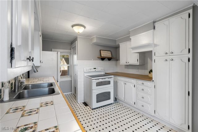 1288 Tampa Avenue, Akron, OH 44314