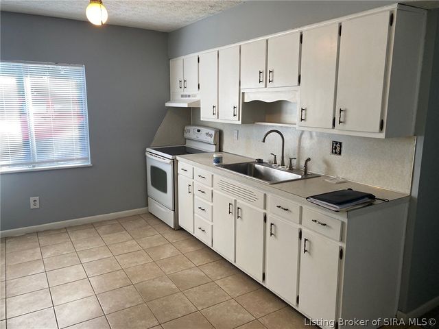 302 Wood Street, Charlestown, IN 47111