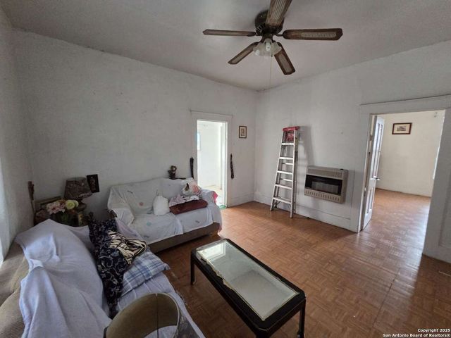 116 Hill, San Antonio, TX 78212