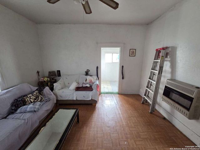 116 Hill, San Antonio, TX 78212