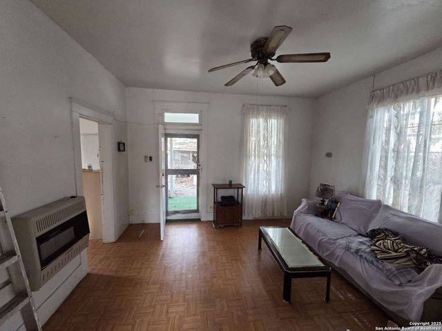 116 Hill, San Antonio, TX 78212