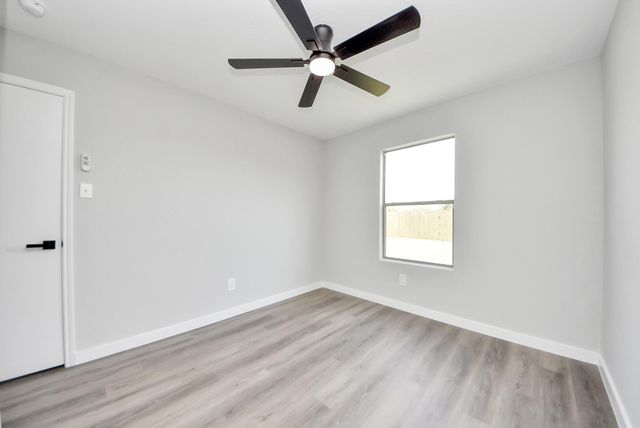 1718 Peyton Circle Court, Houston, TX 77049