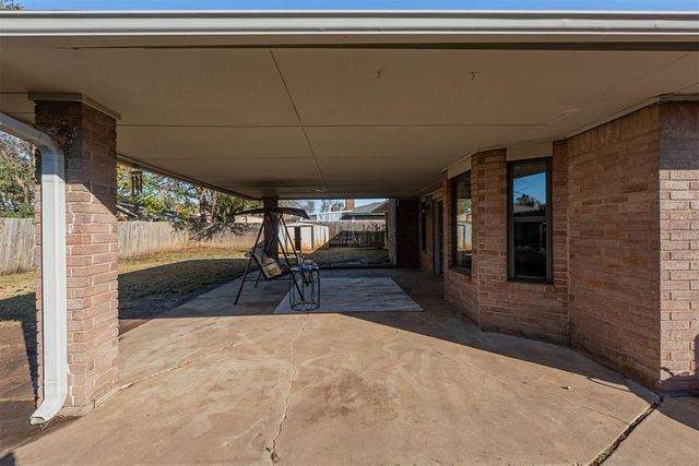 3513 Shannon Drive, Moore, OK 73160