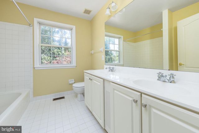 49 TURTLE CREEK DR, Mullica Hill, NJ 08062