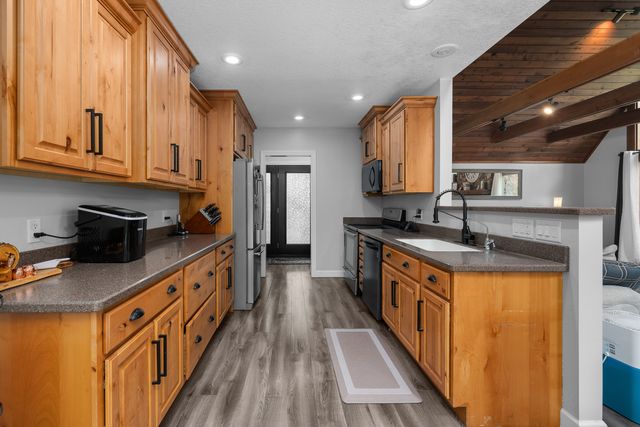 8025 47th Street, Milan, IL 61264