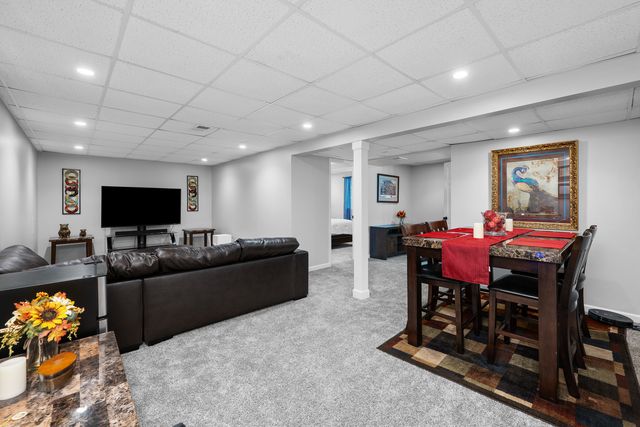 8025 47th Street, Milan, IL 61264
