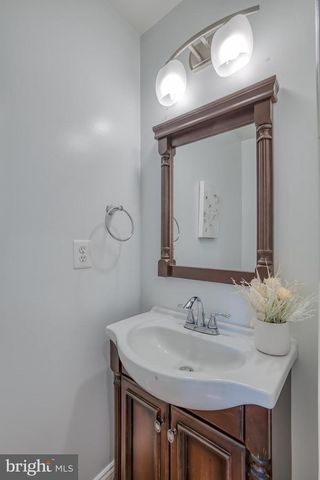 237 16TH ST SE, Washington, DC 20003