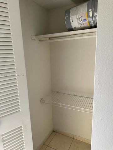 18051 NW 68th Ave J104, Hialeah, FL 33015