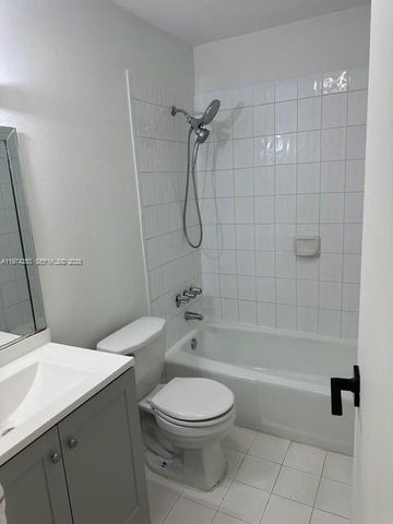 18051 NW 68th Ave J104, Hialeah, FL 33015