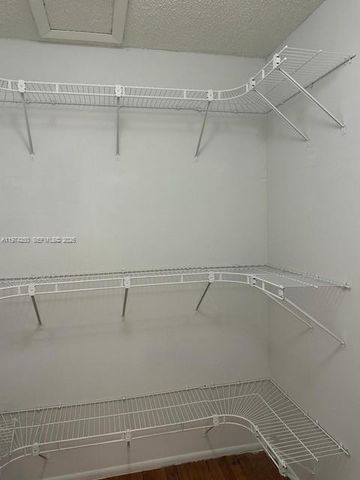 18051 NW 68th Ave J104, Hialeah, FL 33015