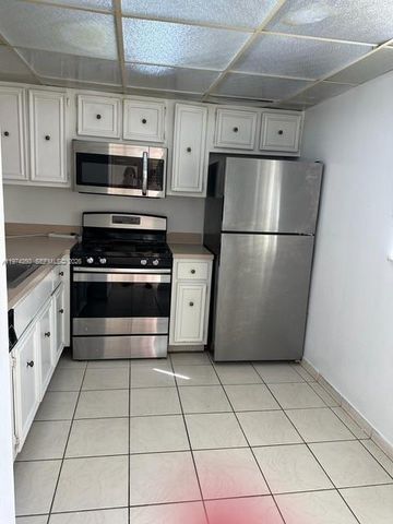 18051 NW 68th Ave J104, Hialeah, FL 33015