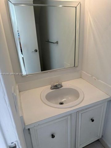 18051 NW 68th Ave J104, Hialeah, FL 33015