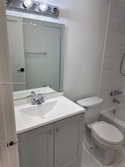 18051 NW 68th Ave J104, Hialeah, FL 33015