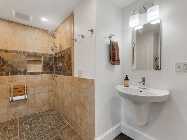 1233 Satterly Road, Ferrisburgh, VT 05456