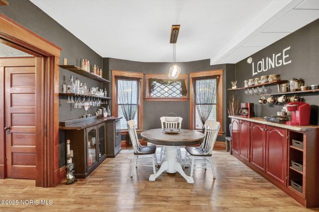 1936 Airport Highway, Toledo, OH 43609