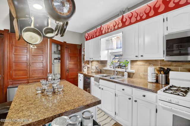 1936 Airport Highway, Toledo, OH 43609