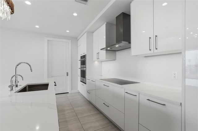 301 1ST STREET S 802, St Petersburg, FL 33701