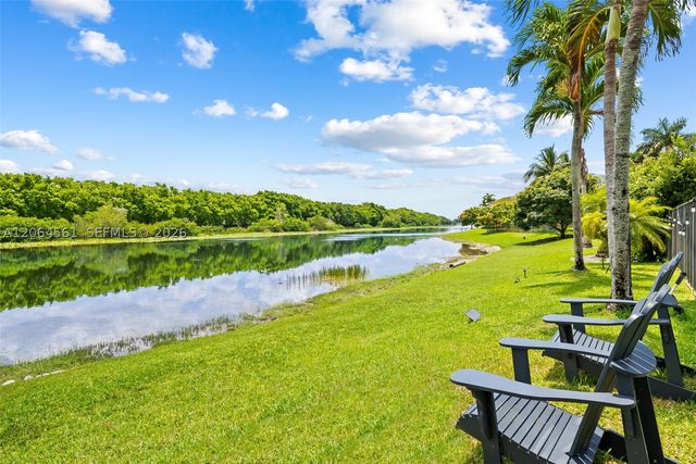 2498 Eagle Run Dr, Weston, FL 33327