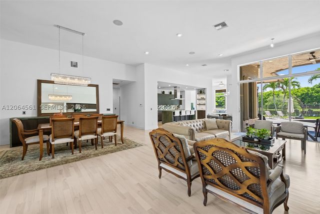 2498 Eagle Run Dr, Weston, FL 33327