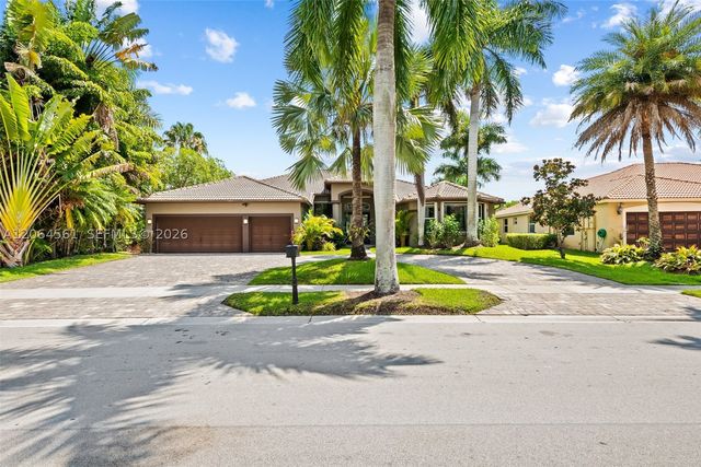 2498 Eagle Run Dr, Weston, FL 33327