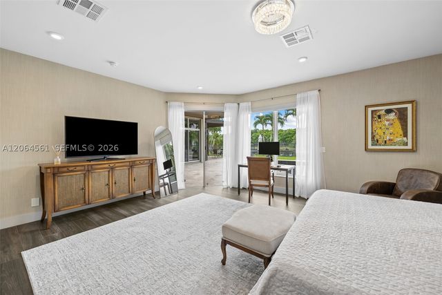 2498 Eagle Run Dr, Weston, FL 33327