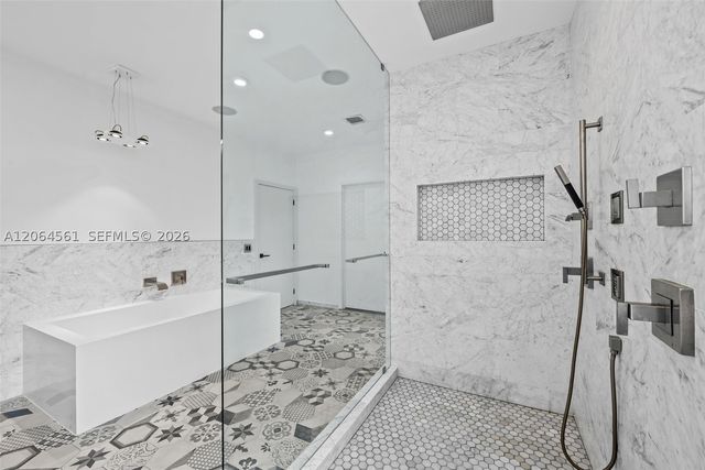 2498 Eagle Run Dr, Weston, FL 33327