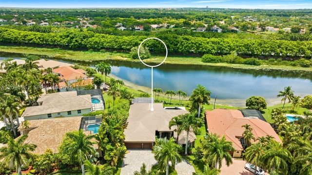 2498 Eagle Run Dr, Weston, FL 33327