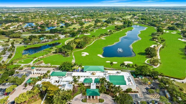 2498 Eagle Run Dr, Weston, FL 33327