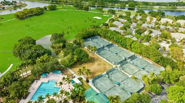 2498 Eagle Run Dr, Weston, FL 33327