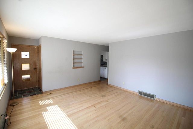 4227 N 71st STREET, Milwaukee, WI 53216