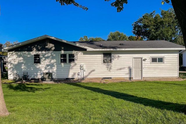 1919 La Crescent Court, La Crosse, WI 54603