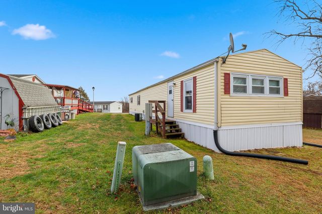 157 LINDA DR, New Oxford, PA 17350