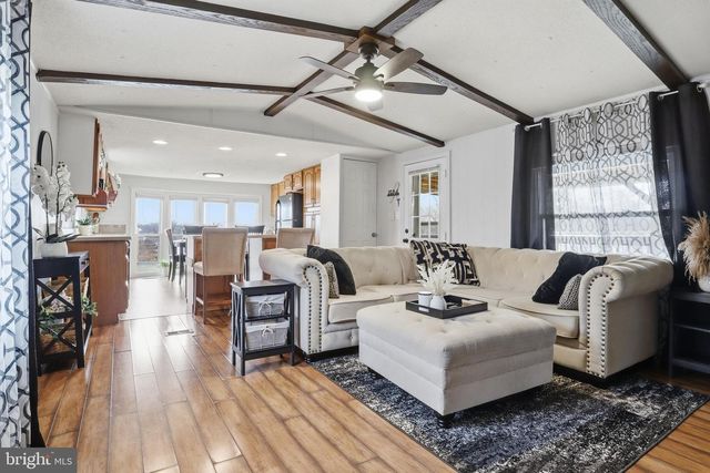 157 LINDA DR, New Oxford, PA 17350