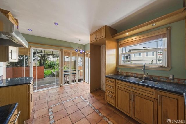 95 South Hill Boulevard, San Francisco, CA 94112