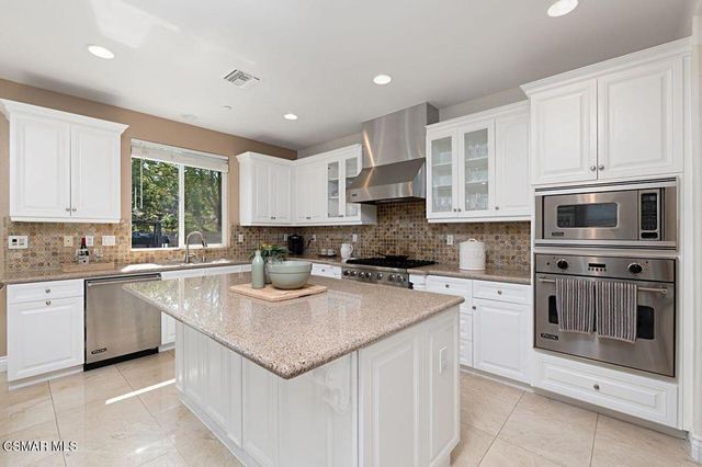 1575 Silver Shadow Drive, Newbury Park, CA 91320