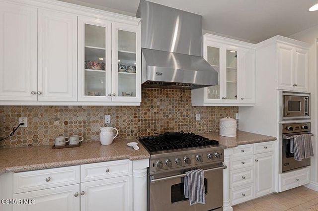 1575 Silver Shadow Drive, Newbury Park, CA 91320