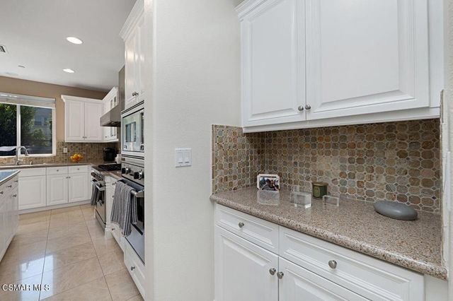 1575 Silver Shadow Drive, Newbury Park, CA 91320