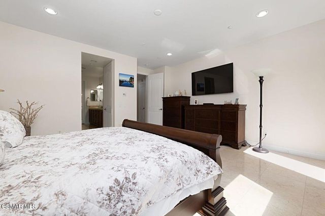 1575 Silver Shadow Drive, Newbury Park, CA 91320