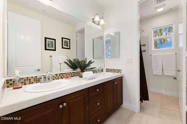 1575 Silver Shadow Drive, Newbury Park, CA 91320