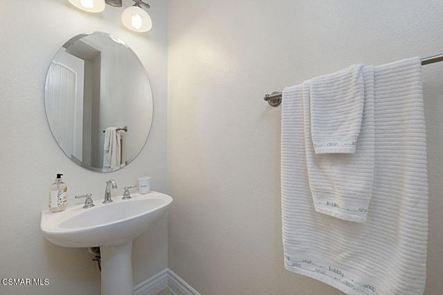 1575 Silver Shadow Drive, Newbury Park, CA 91320