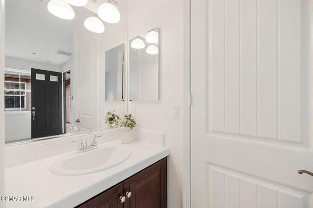 1575 Silver Shadow Drive, Newbury Park, CA 91320